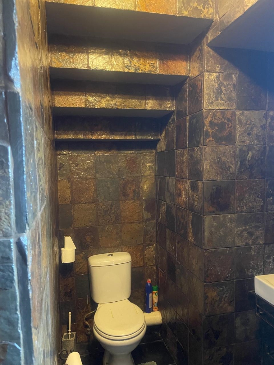 4 Bedroom Property for Sale in Gateway Manor North West